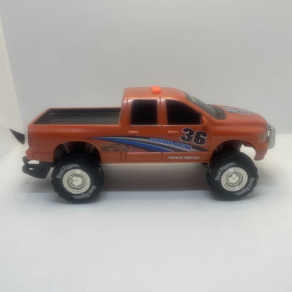 Road Rippers 1997 Dodge Ram 1500 Pickup Truck  Diecast Toy Vehicle ORANGE‎